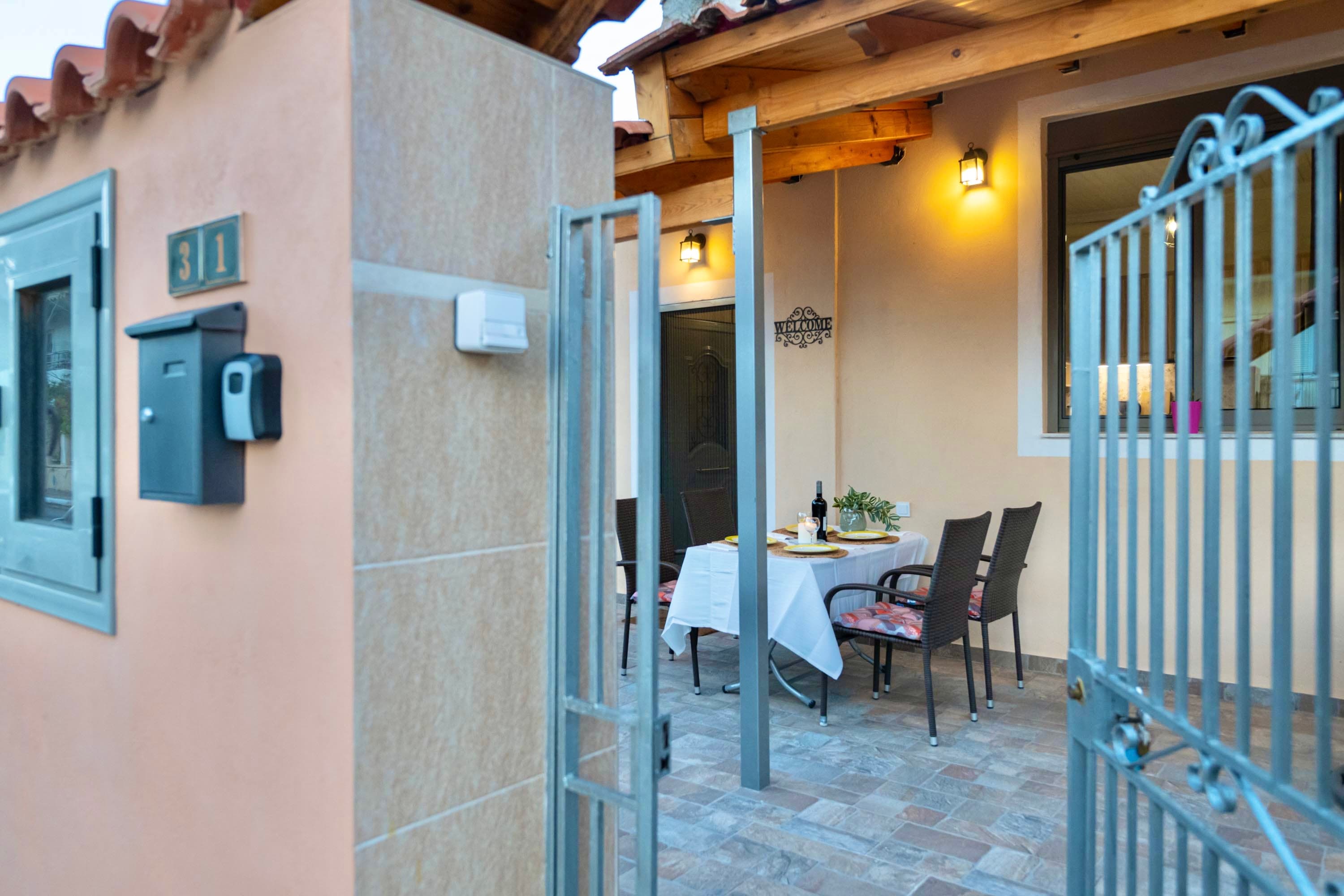 Entrance and private garden